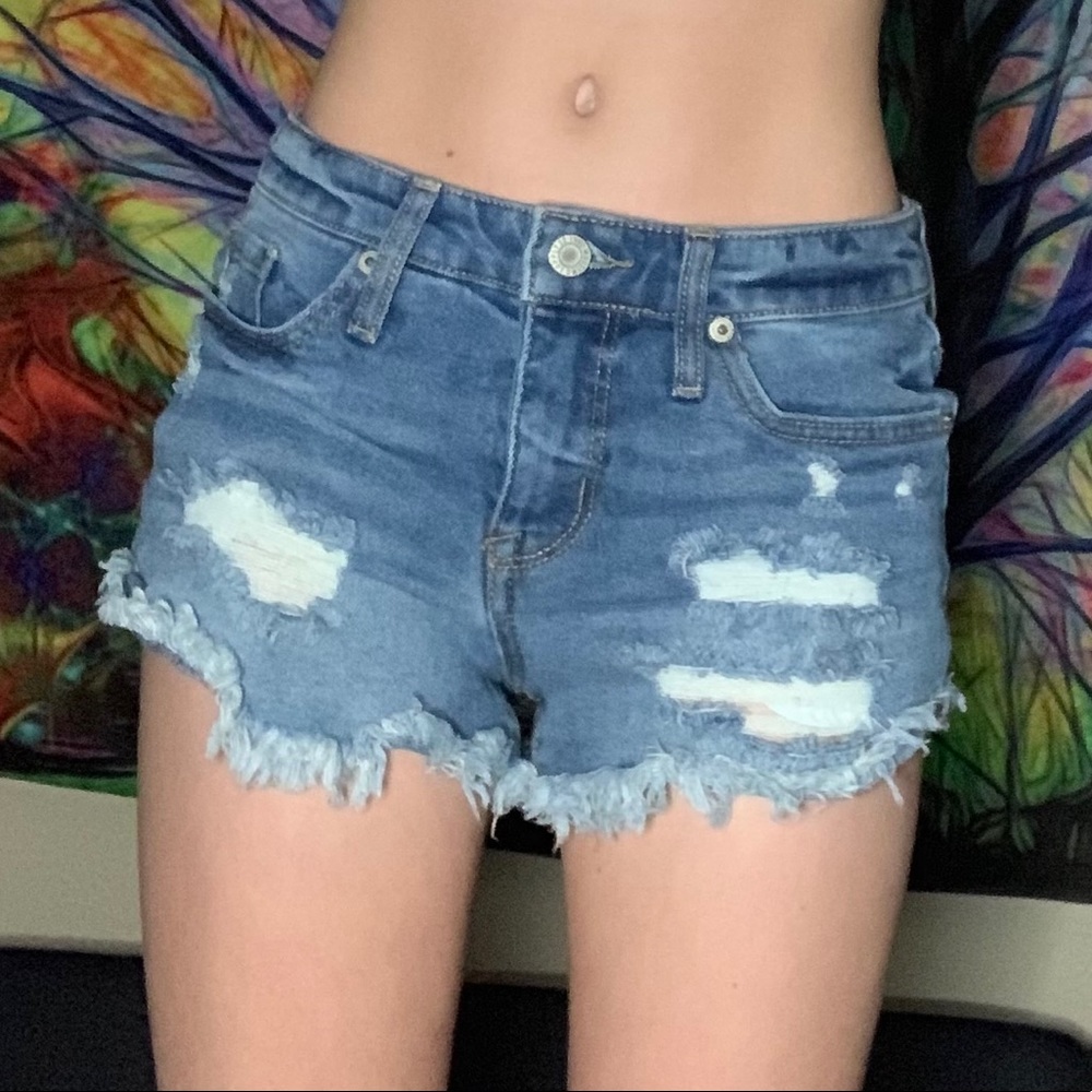mid rise ripped jean shorts :)